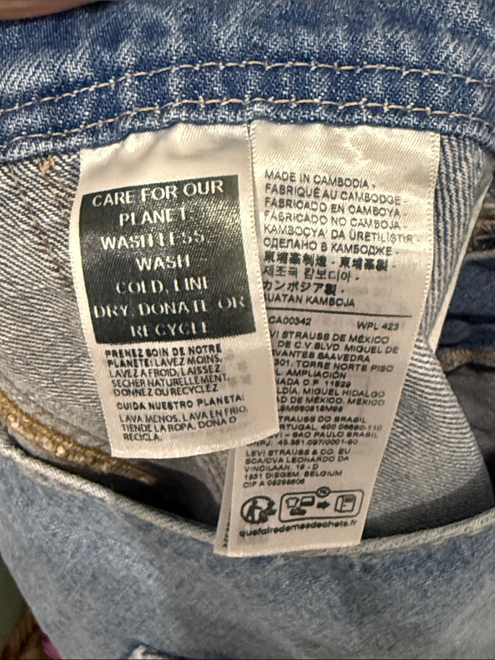 Levi's Women's Vintage Denim Shortalls - Picture 4 of 8